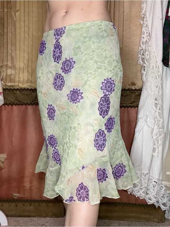 Clio Dresses & Skirts - Vintage 90’s Clio Light Green Midi Skirt with Purple Floral Appliqués